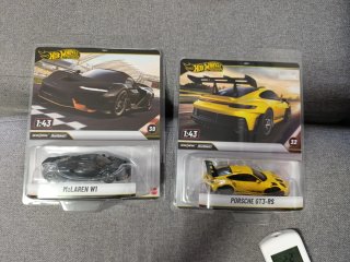 Hot Wheels McLaren W1 y Porsche GT3-RS 1:43
