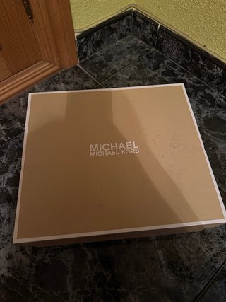 Botines Michael Kors Negros con Tacón Dorado