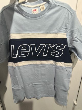 Camisetas Levi's, Gap, Reebok, new balance