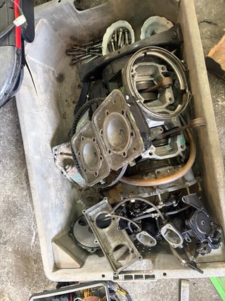Moto de agua Sea-Doo GTX negra y verde