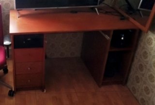 Mesa de escritorio de madera