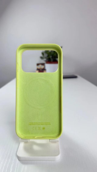 Funda Silicona Amarillo Neón iPhone 17 Pro