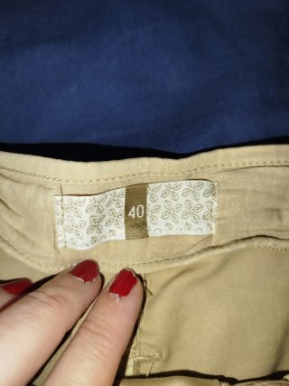 Falda Stradivarius Talla 40 Beige