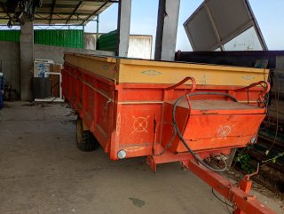Remolque agrícola basculante con documentación