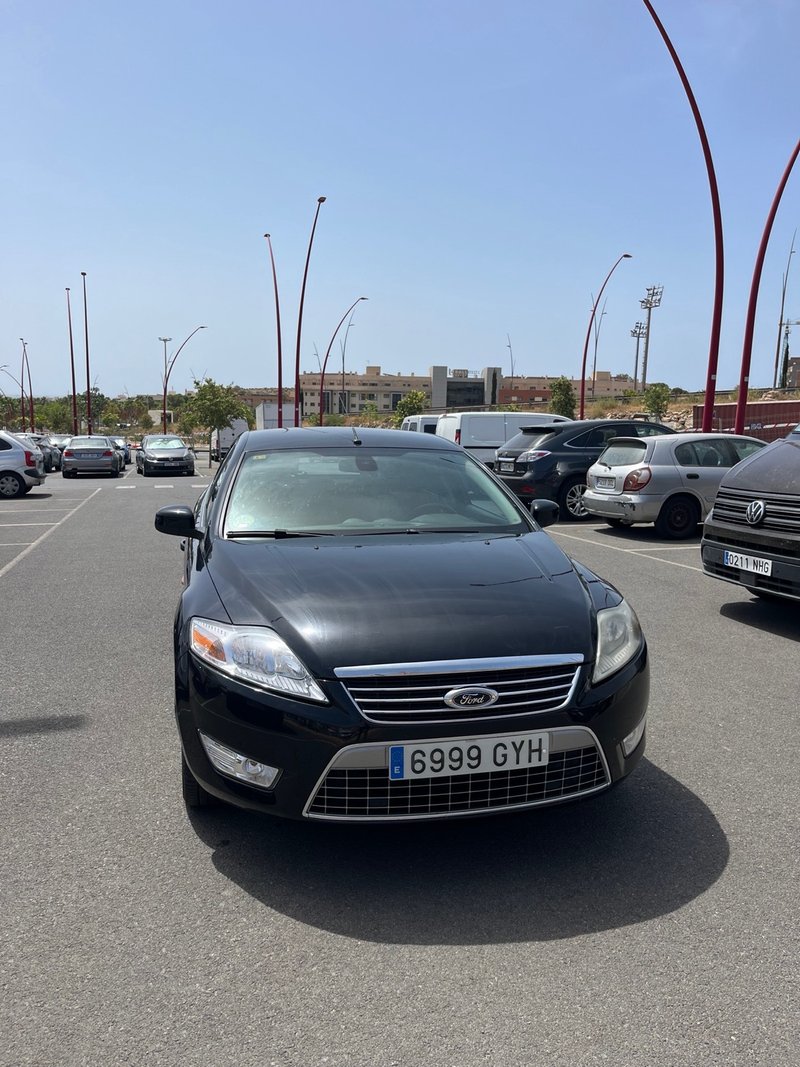 Ford Mondeo 2010 - foto 1