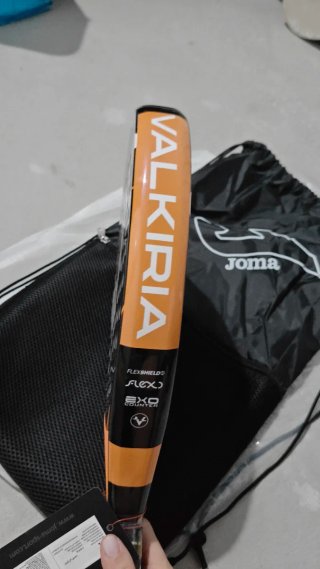 Pala pádel Joma Valkiria Flex 2.0 + funda