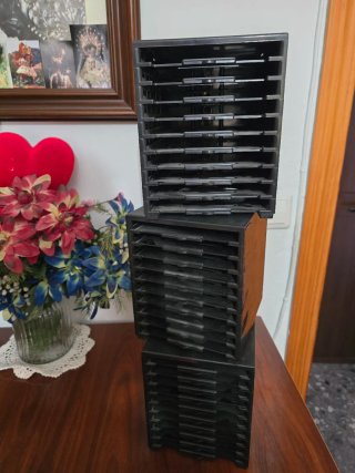 Torre/Cajas para CDs y DVDs