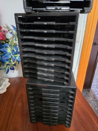 Torre/Cajas para CDs y DVDs