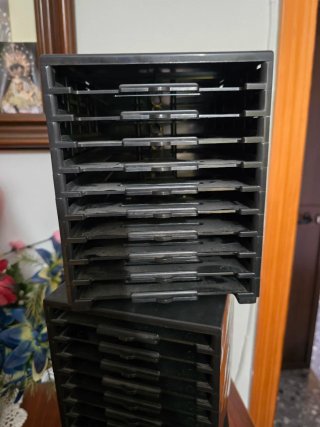 Torre/Cajas para CDs y DVDs