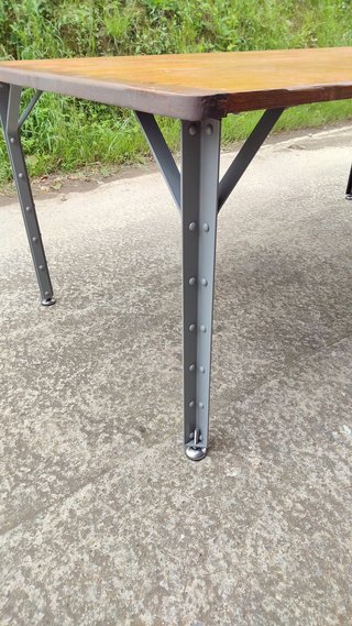 4 Patas Metálicas Remachadas
