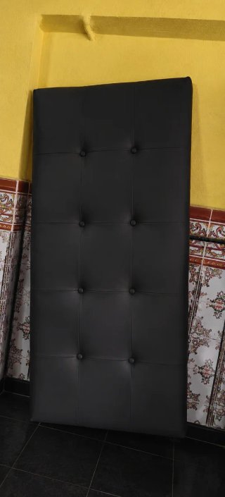 Cabecero negro acolchado polipiel