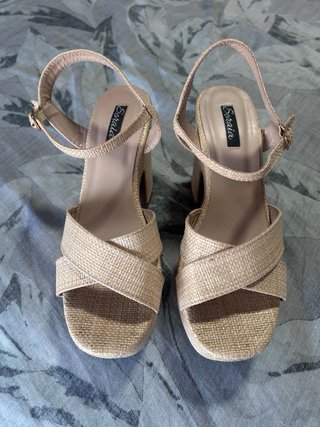 Sandalias cuña Sarafa beige talla 38
