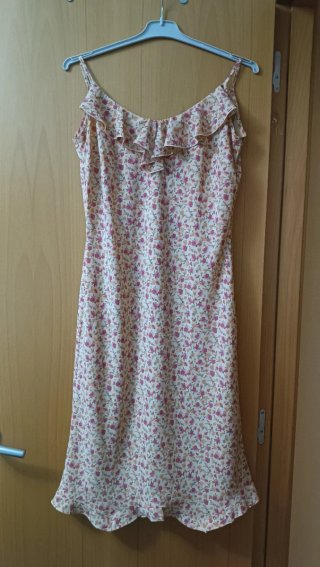 Vestido floral tirantes M a 2€