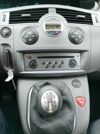 Renault Grand Scenic SUPER CUIDADA