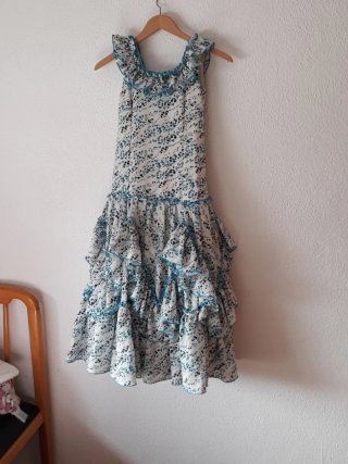 Traje de gitana volantes azul y blanco