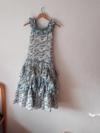 Traje de gitana volantes azul y blanco
