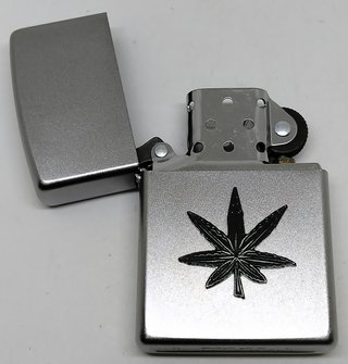 Zippo Hoja de Parra.
