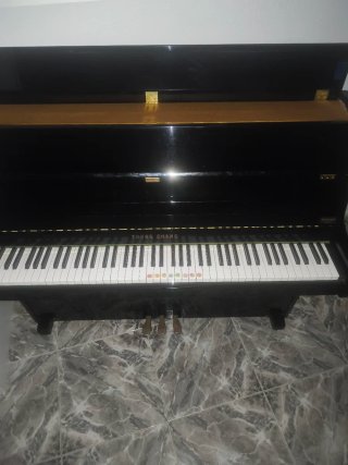 Piano Vertical Young Chang Negro