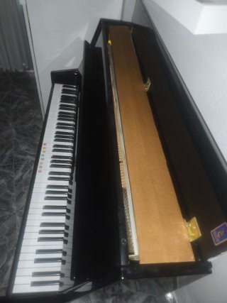 Piano Vertical Young Chang Negro