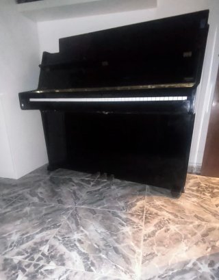 Piano Vertical Young Chang Negro
