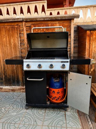BARBACOA NATERIAL DE GAS 4 QUEMADORES + PLANCHA