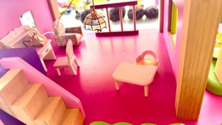 Casa de muñecas multicolor