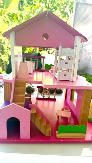 Casa de muñecas multicolor