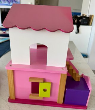 Casa de muñecas multicolor
