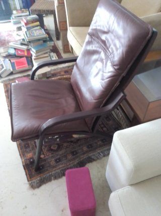 Sillón danés madera y piel marrón