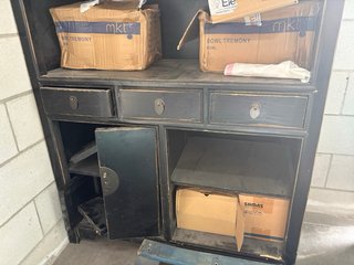 Mueble de comedor para restaurar