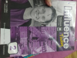INFLUENCE TODAY 2 Student's book: libro de text...