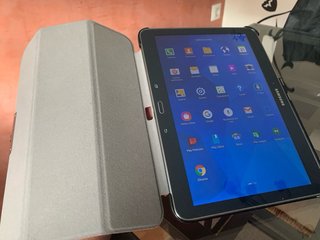 Samsung Galaxy Tab 4 + funda nueva