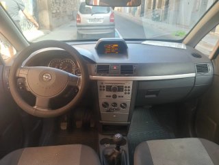 631 832 894