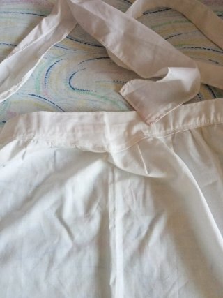 Delantal regional blanco grande