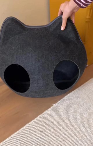 Cuccia per gatti a forma di gatto