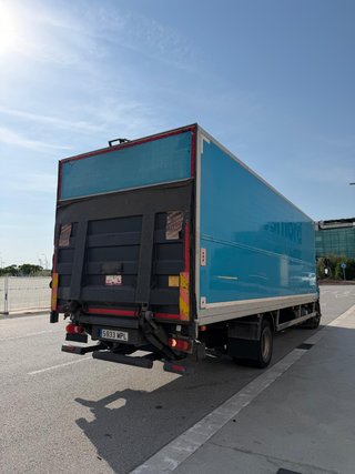 Camión rígido Volvo Fl 240 2011