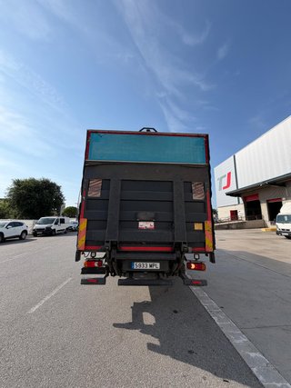 Camión rígido Volvo Fl 240 2011