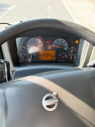 Camión rígido Volvo Fl 240 2011