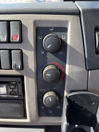 Camión rígido Volvo Fl 240 2011