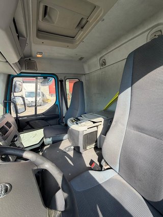 Camión rígido Volvo Fl 240 2011