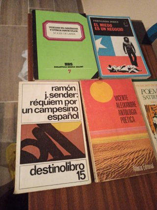 Lote 5 libros clásicos (Sender, Larra, Quevedo, Al