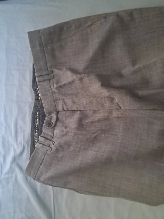 Traje de hombre gris claro