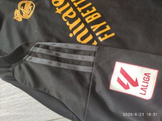 Camiseta Real Madrid Adidas Negra Dorada Talla M