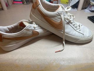 Zapatillas Nike Blancas y Marrones