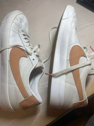 Zapatillas Nike Blancas y Marrones