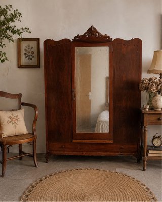 Armario antiguo madera maciza espejo central