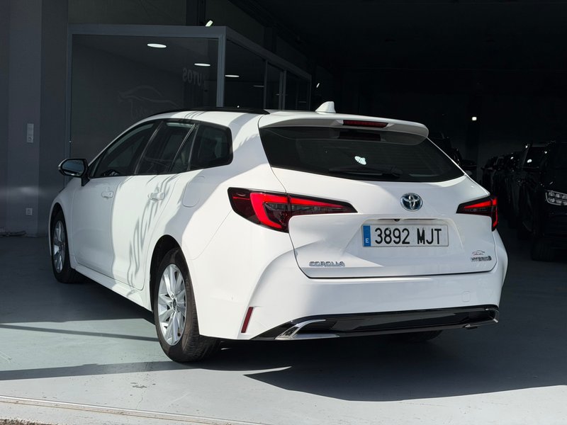 Toyota Auris 2023, foto 4