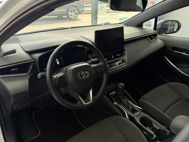 Toyota Auris 2023, foto 8