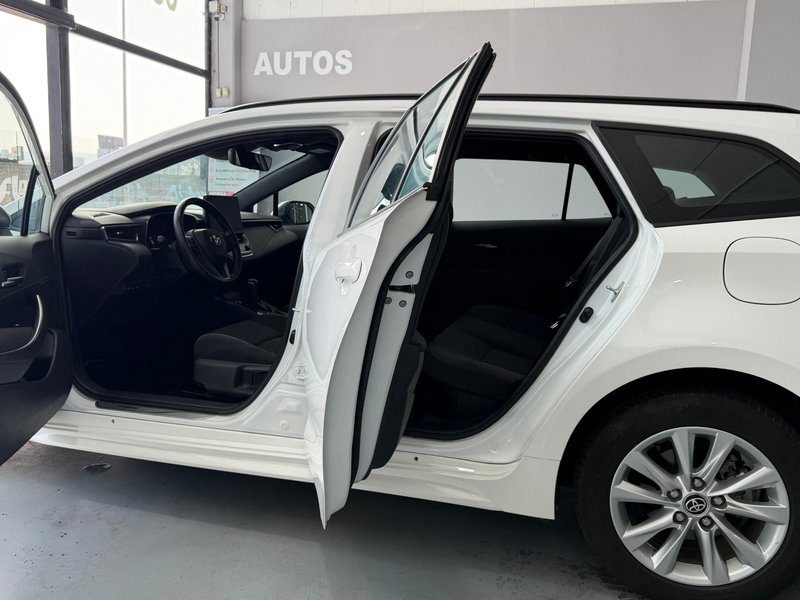 Toyota Auris 2023, foto 10