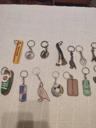 Lote de 20 llaveros variados